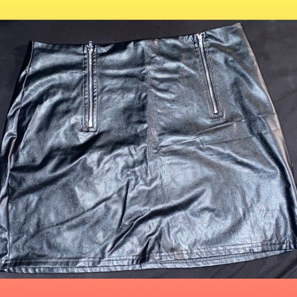 🖤Faux Black skirt 🖤